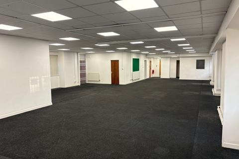 Office to rent, Station Rd Westbury BA13 4HR