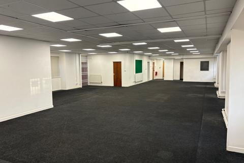 Office to rent, Station Rd Westbury BA13 4HR