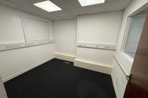 Office to rent, Station Rd Westbury BA13 4HR
