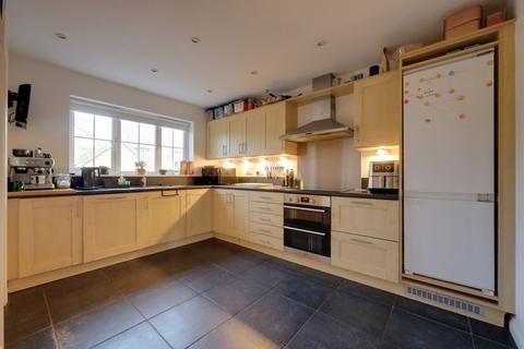 4 bedroom detached house for sale, Sycamore Drive, Burgess Hill, RH15
