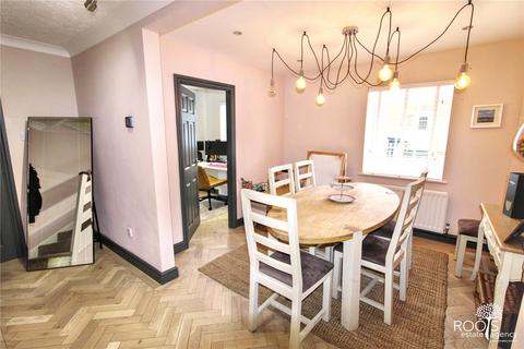 4 bedroom detached house for sale, Denton Close, Berkshire RG19