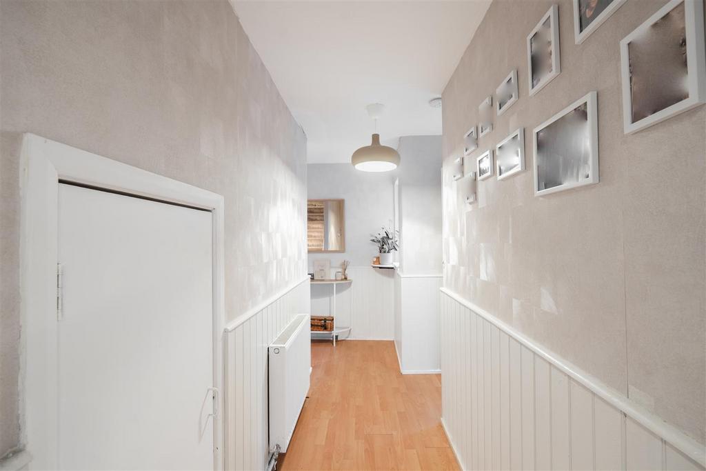 Hallway-1.jpg
