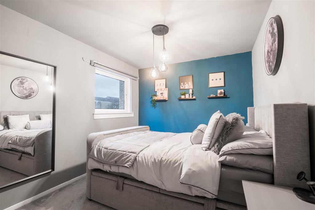 Bedroom.three