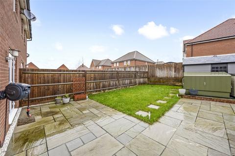 3 bedroom semi-detached house for sale, Holmwood Way, Angmering, Littlehampton, West Sussex, BN16