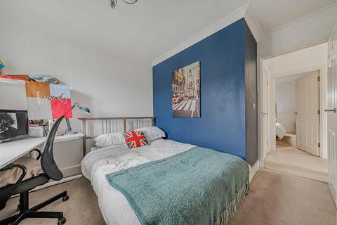 undefined, Walnut Tree Close, Westerham TN16