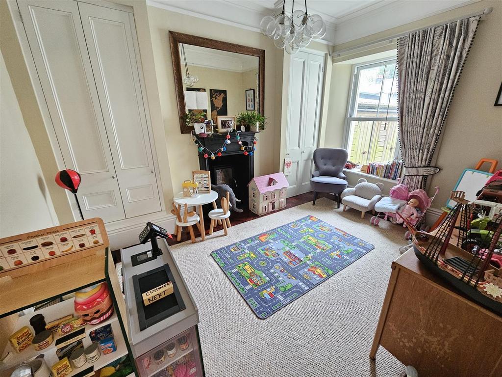 Family Room.jpg