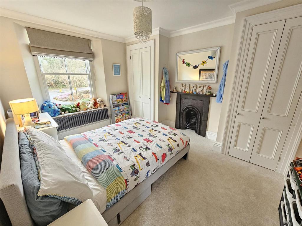 Bedroom 1.jpg
