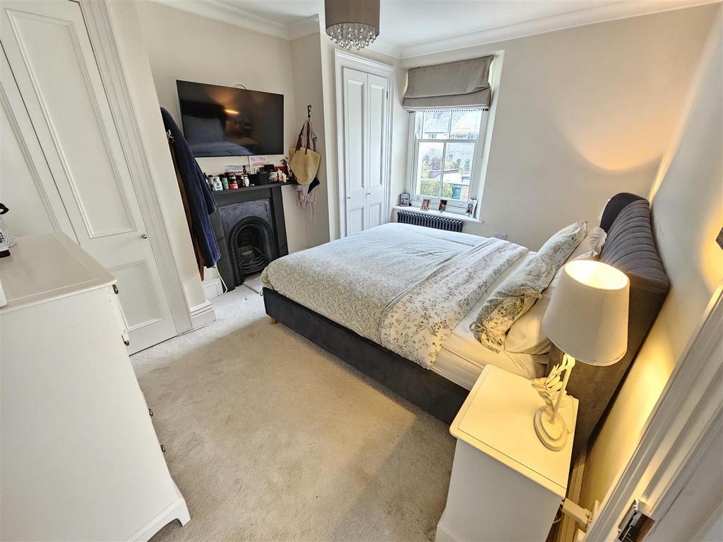 Bedroom 2 (2).jpg