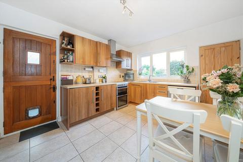 undefined, London Road, Isleworth TW7
