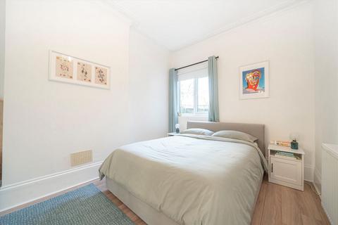 undefined, London Road, Isleworth TW7
