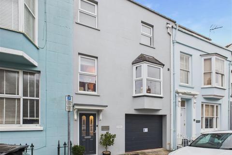 3 bedroom terraced house for sale, Picton Road, Tenby