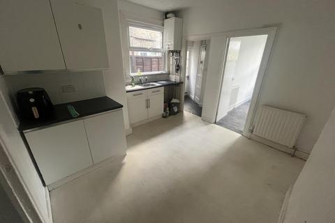 2 bedroom flat to rent, Murchison Road, Leyton E10