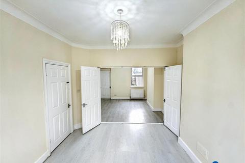 3 bedroom terraced house for sale, St. Martin's Avenue, London
