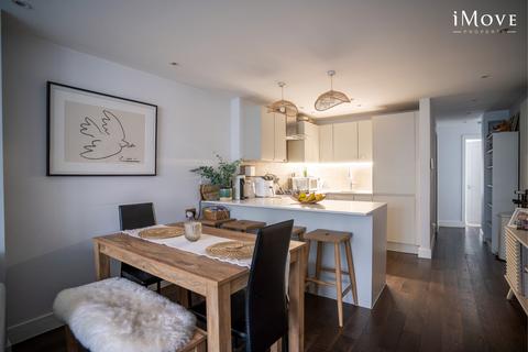 2 bedroom flat for sale, Anerley Hill, London SE19