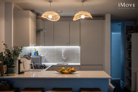 2 bedroom flat for sale, Anerley Hill, London SE19