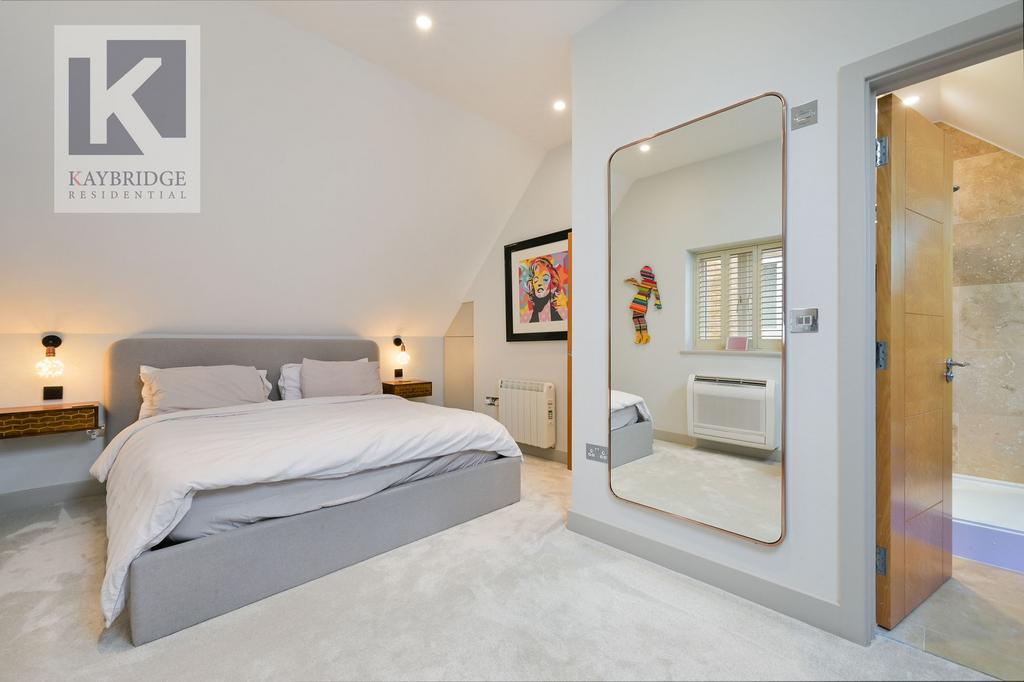 Parkview Way, Epsom - KT19 8 FA
