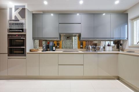 undefined, Parkview Way, Epsom, KT19