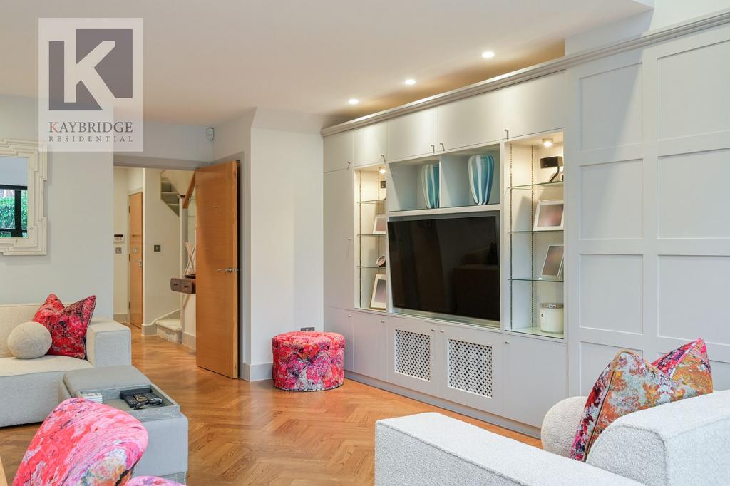 Parkview Way, Epsom - KT19 8 FA