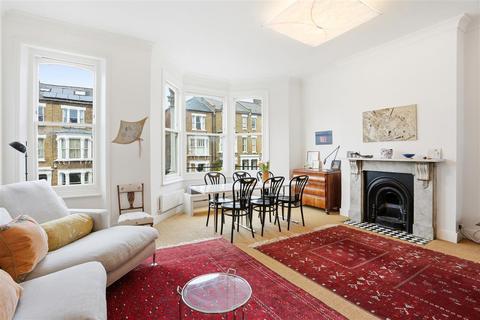 3 bedroom maisonette to rent, Lady Somerset Road, Kentish Town, London