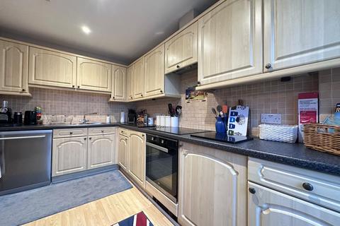 2 bedroom flat for sale, Esplanade Gardens, Scarborough, YO11