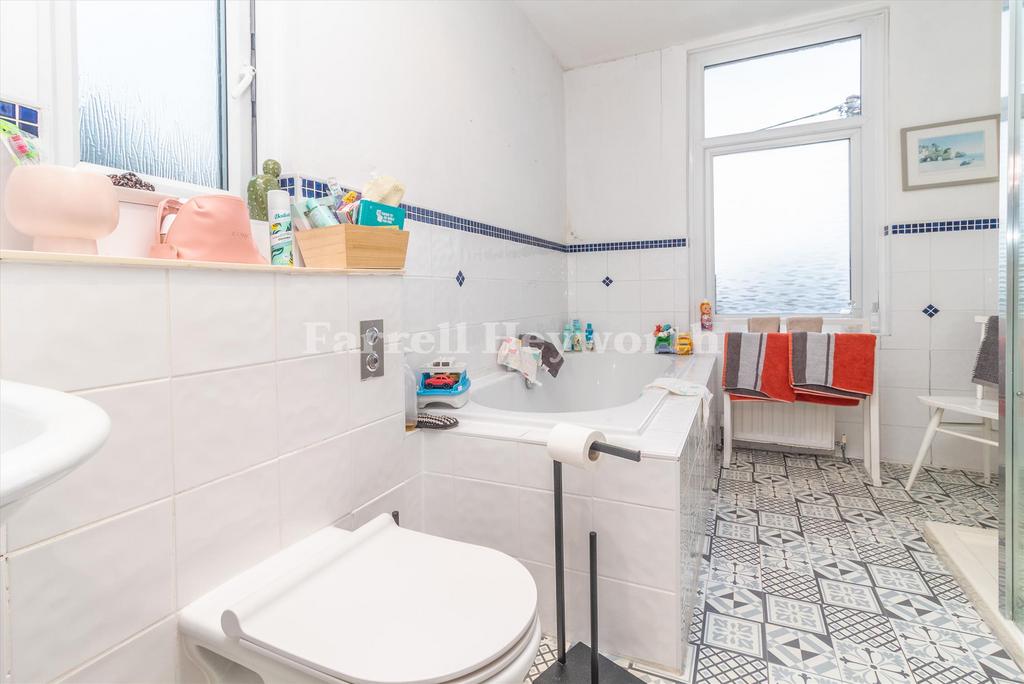 Bathroom image 2