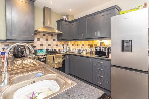 2 bedroom house for sale, Alexandra Road, Carnforth LA5