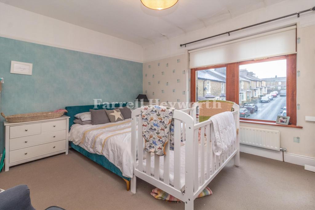 Bedroom 1 image 2