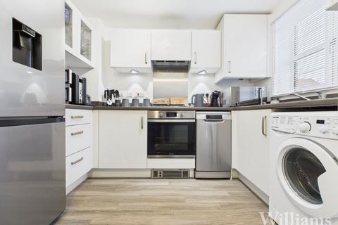 2 bedroom end of terrace house for sale, Whinham Green, Aylesbury HP18