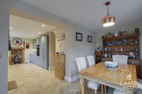 4 bedroom semi-detached house for sale, Thorpe Road, Clacton-On-Sea CO16