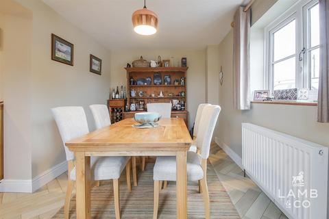 4 bedroom semi-detached house for sale, Thorpe Road, Clacton-On-Sea CO16