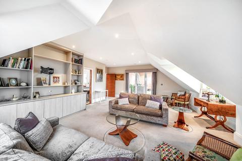 2 bedroom flat for sale, Hartsbourne Road, Bushey WD23