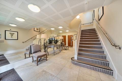 2 bedroom flat for sale, Hartsbourne Road, Bushey WD23