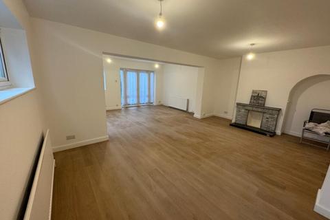 3 bedroom semi-detached house to rent, 3 Bedroom Semi-detached House – Beverley Close, Winchmore Hill N21