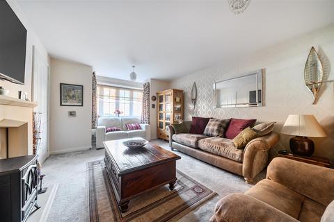 4 bedroom detached house for sale, Lynchet Road, Malpas.