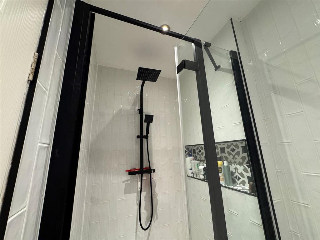 Ensuite shower room