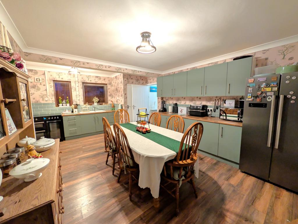 Kitchen diner