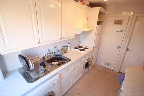 3 bedroom semi-detached house to rent, Stanmore Grove, Burley, Leeds, West Yorkshire