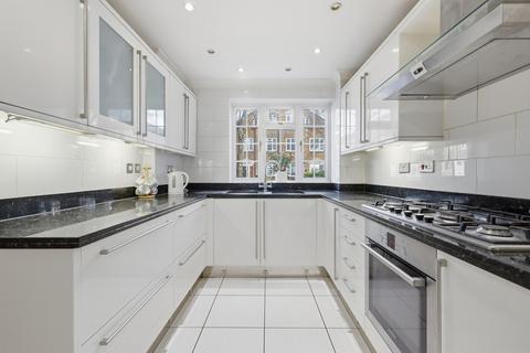 4 bedroom semi-detached house for sale, Nightingale Way, Beckton E6