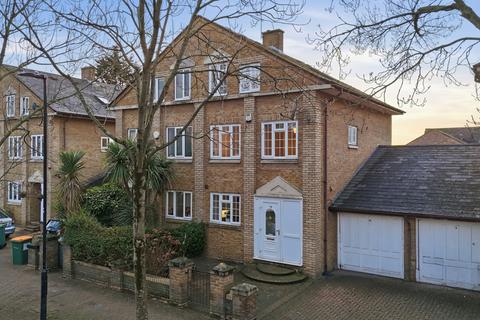 Nightingale Way, Beckton E6