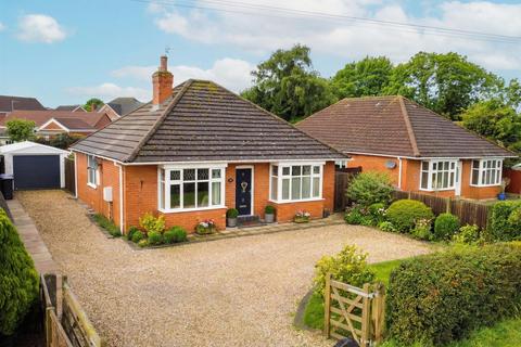 2 bedroom detached bungalow for sale, Lincoln Road, Ruskington, Sleaford