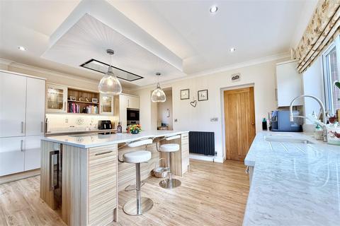 2 bedroom detached bungalow for sale, Lincoln Road, Ruskington, Sleaford