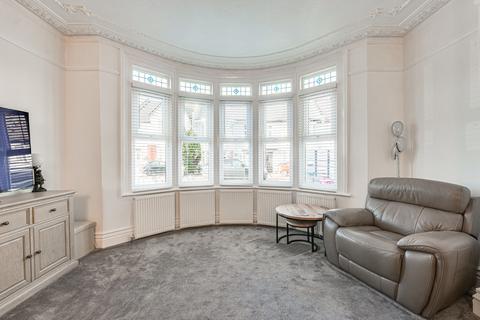 2 bedroom apartment for sale, Elderton Road, Westcliff-on-sea, SS0