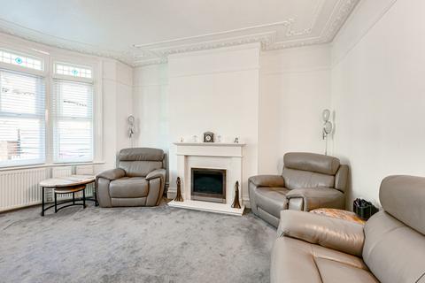 2 bedroom apartment for sale, Elderton Road, Westcliff-on-sea, SS0