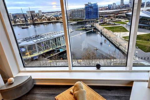 3 bedroom apartment for sale, Royal Docks, London E16
