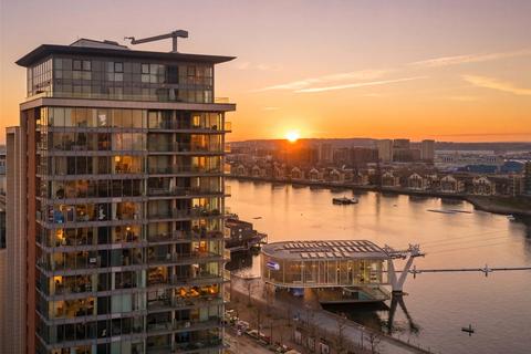 3 bedroom apartment for sale, Royal Docks, London E16