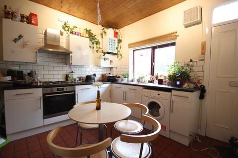 4 bedroom terraced house to rent, Highbury Terrace, Headingley, Leeds, West Yorkshire