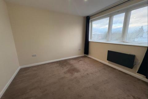 4 bedroom terraced house to rent, Runnymede Court,  Egham,  TW20