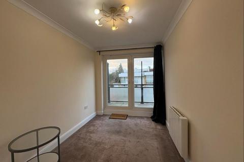 4 bedroom terraced house to rent, Runnymede Court,  Egham,  TW20