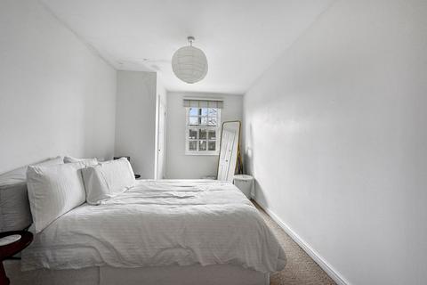 2 bedroom flat to rent, Cassland Road, London E9