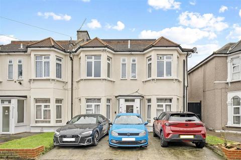 1 bedroom flat for sale, Richmond Road, Ilford